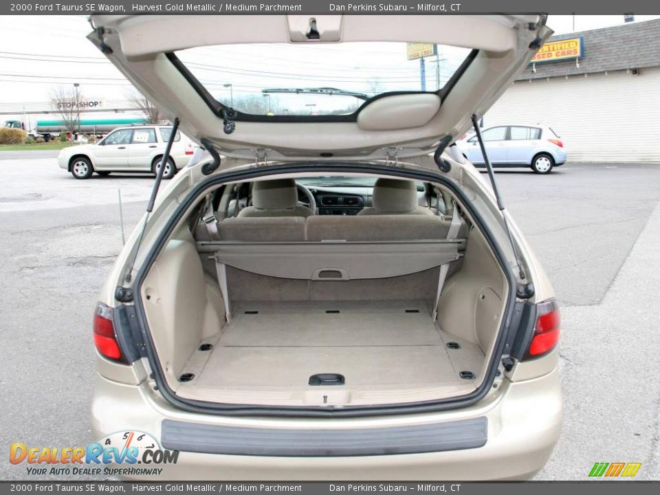 2000 Ford Taurus SE Wagon Harvest Gold Metallic / Medium Parchment Photo #7