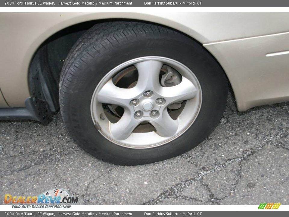 2000 Ford Taurus SE Wagon Harvest Gold Metallic / Medium Parchment Photo #20