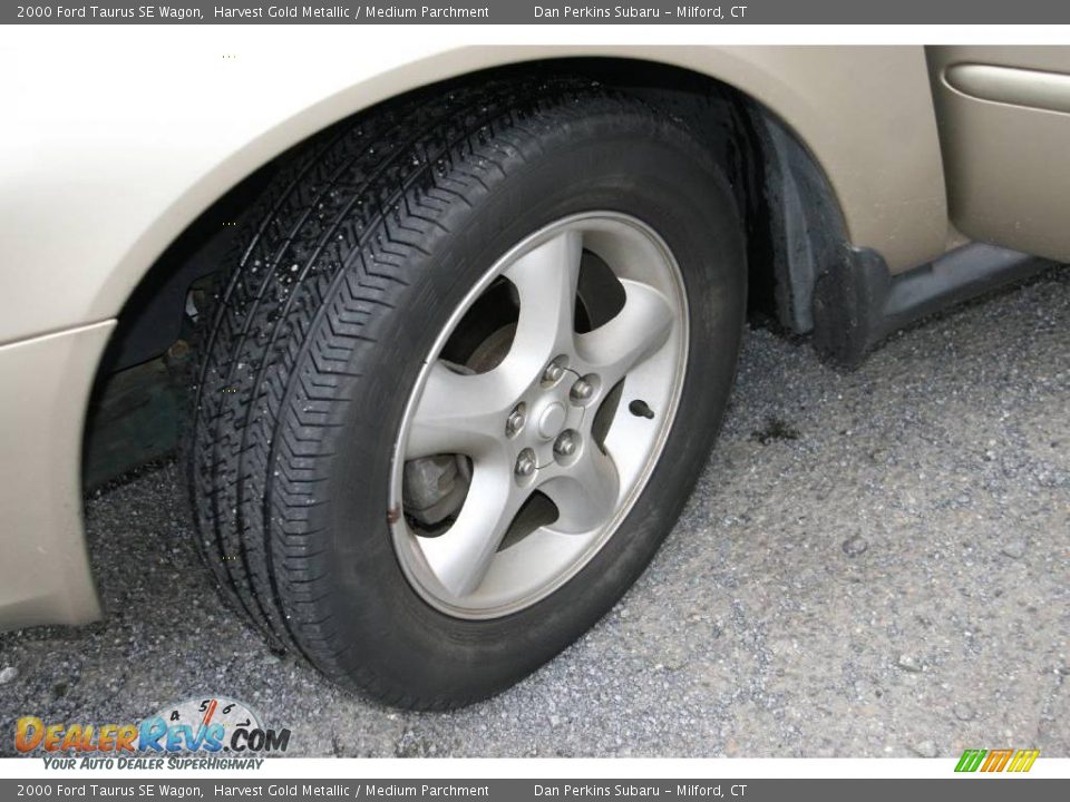 2000 Ford Taurus SE Wagon Harvest Gold Metallic / Medium Parchment Photo #21