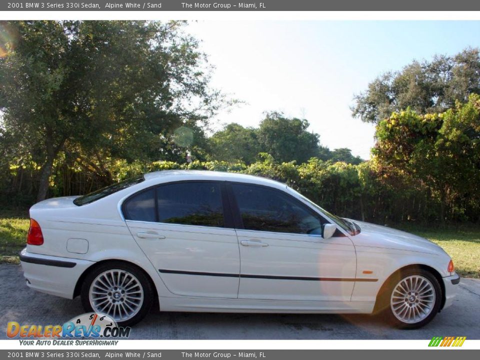 2001 BMW 3 Series 330i Sedan Alpine White / Sand Photo #13