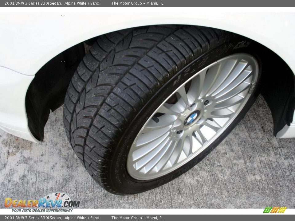 2001 BMW 3 Series 330i Sedan Alpine White / Sand Photo #23