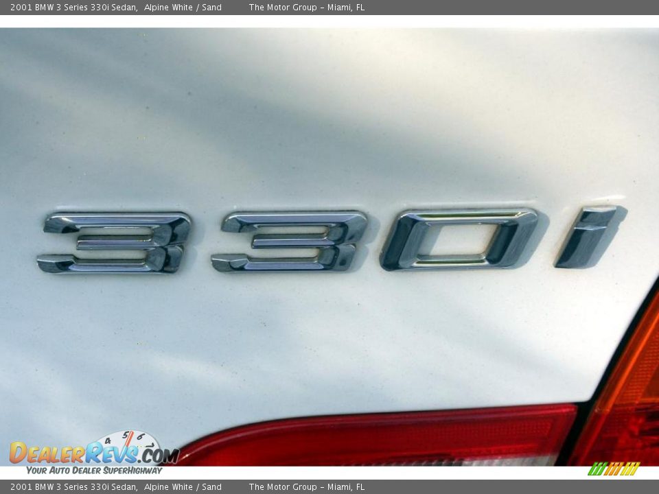 2001 BMW 3 Series 330i Sedan Alpine White / Sand Photo #28