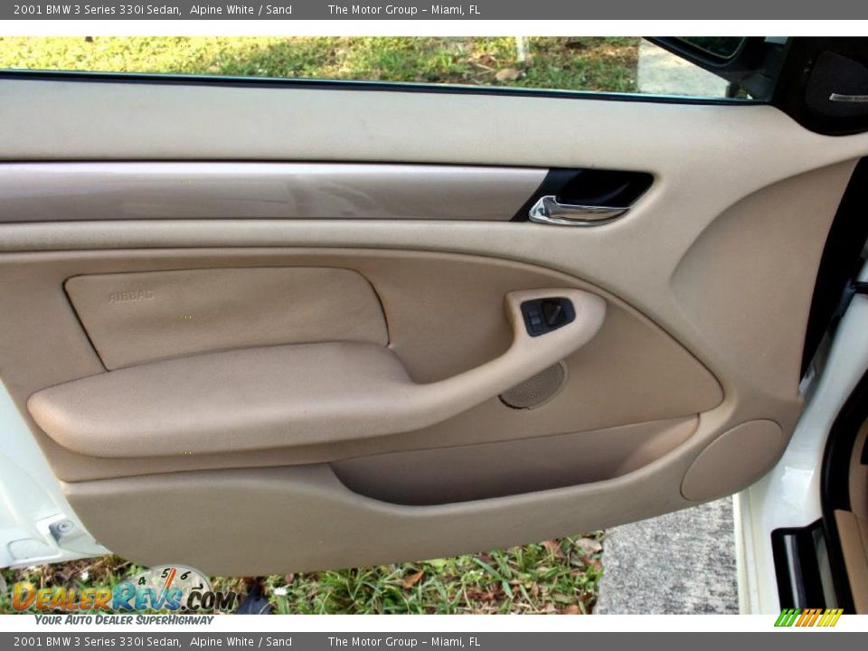 2001 BMW 3 Series 330i Sedan Alpine White / Sand Photo #29