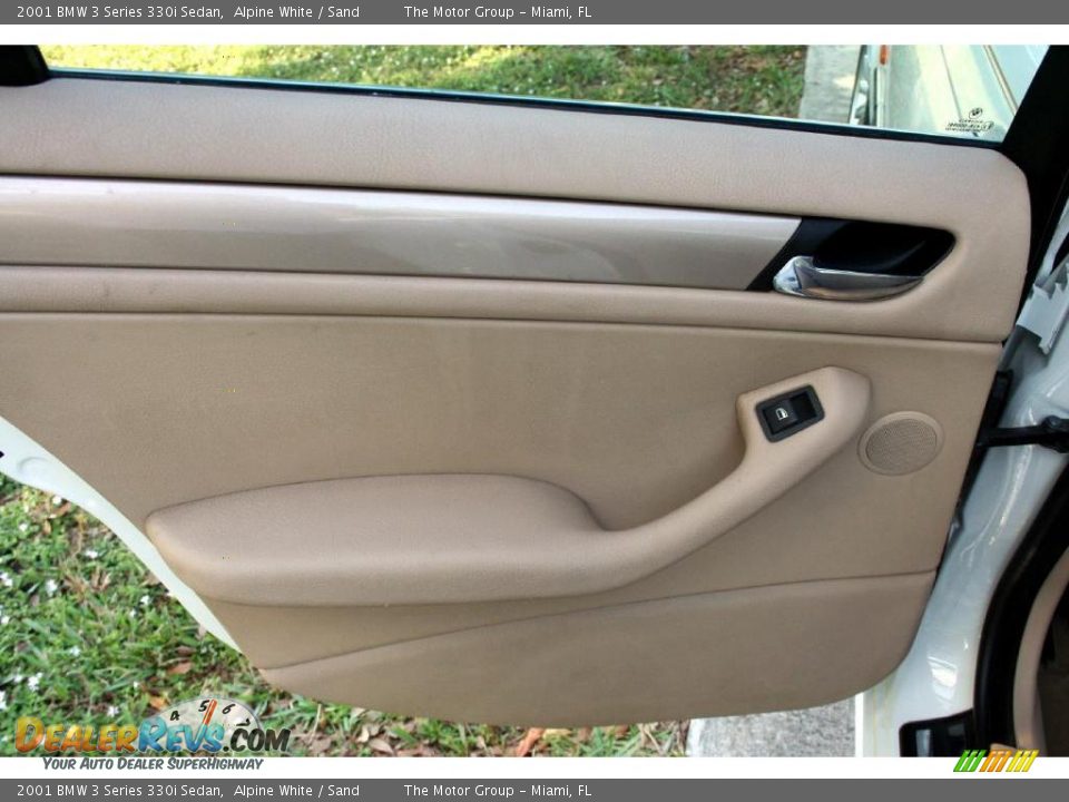 2001 BMW 3 Series 330i Sedan Alpine White / Sand Photo #31