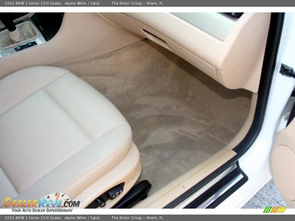 2001 BMW 3 Series 330i Sedan Alpine White / Sand Photo #34