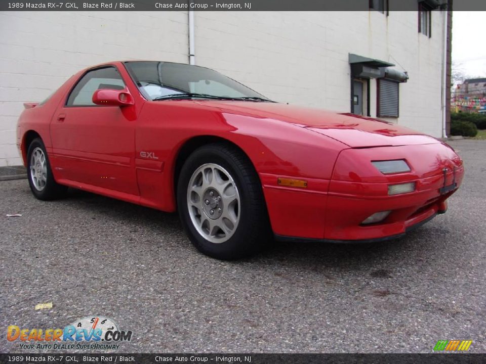 Front 3/4 View of 1989 Mazda RX-7 GXL Photo #6