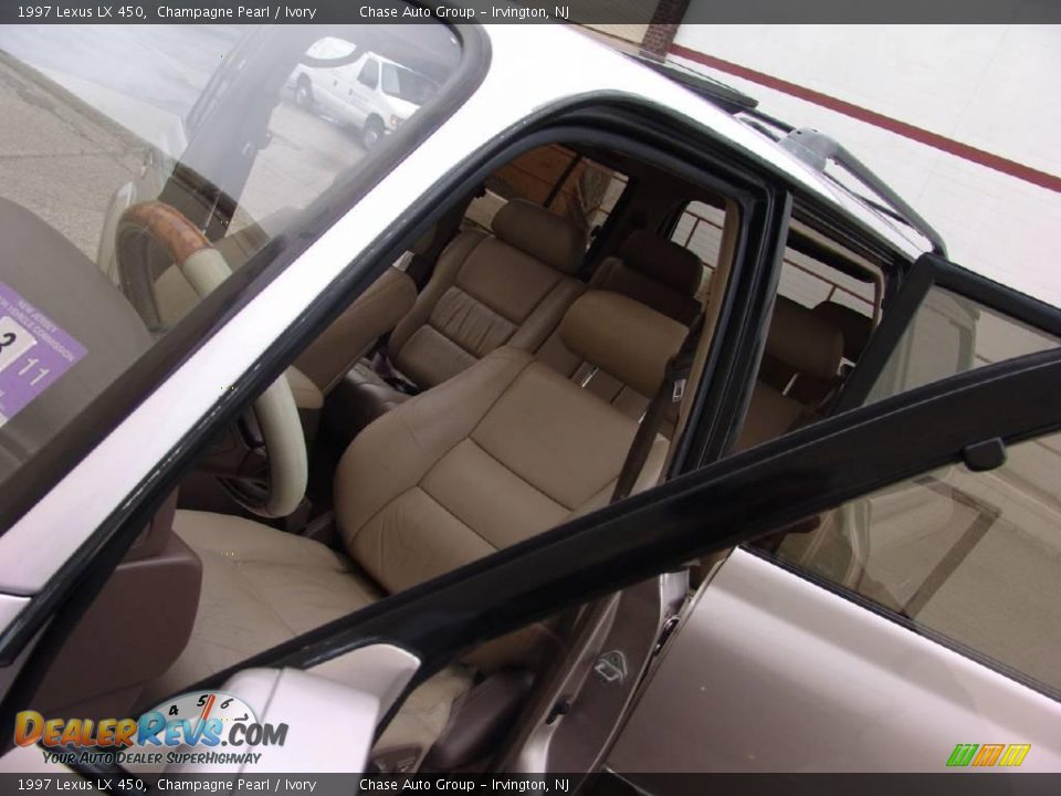 1997 Lexus LX 450 Champagne Pearl / Ivory Photo #28