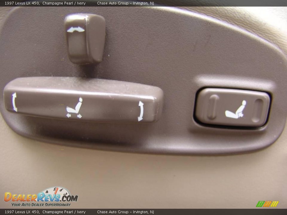 1997 Lexus LX 450 Champagne Pearl / Ivory Photo #29