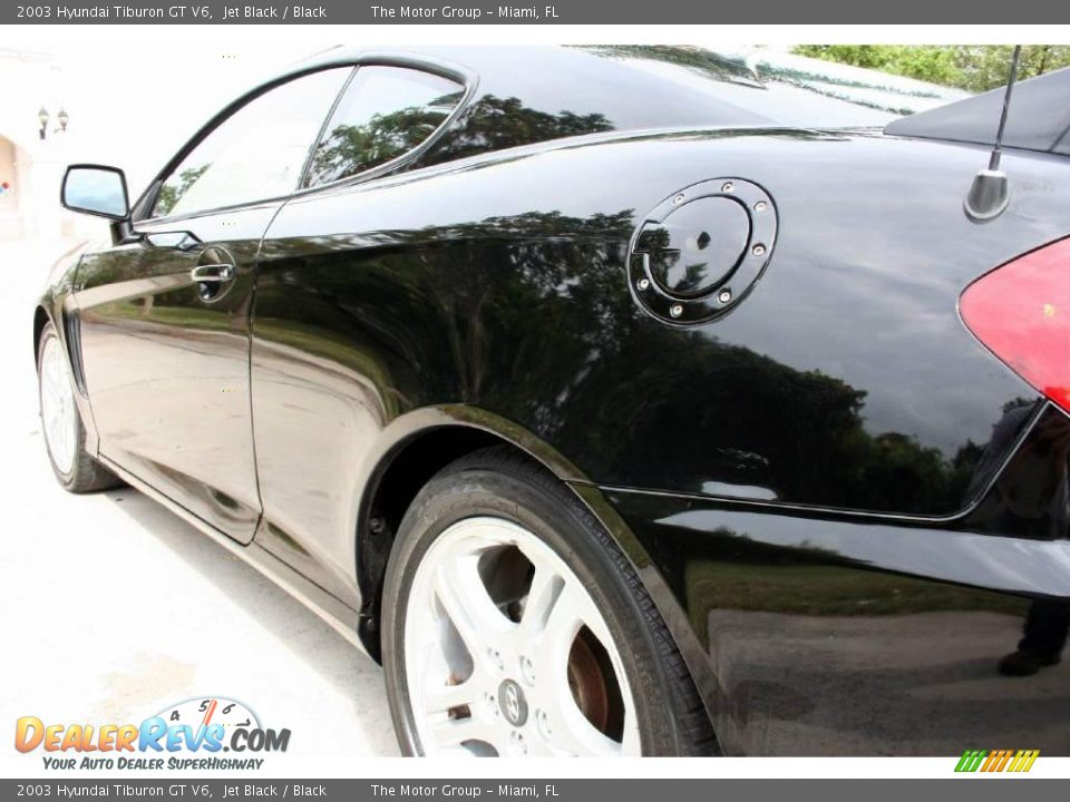 2003 Hyundai Tiburon GT V6 Jet Black / Black Photo #14