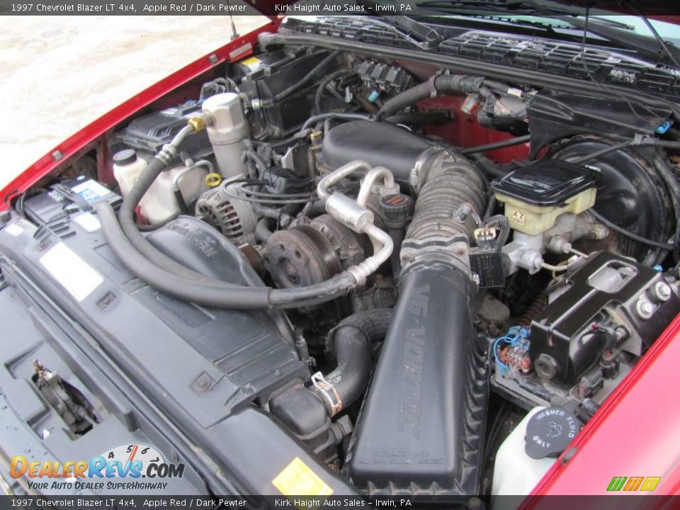 1997 Chevrolet Blazer LT 4x4 Apple Red / Dark Pewter Photo #24
