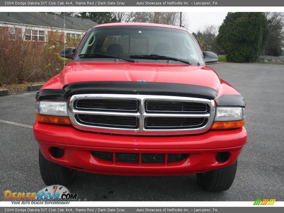 2004 Dodge Dakota SXT Club Cab 4x4 Flame Red / Dark Slate Gray Photo #2