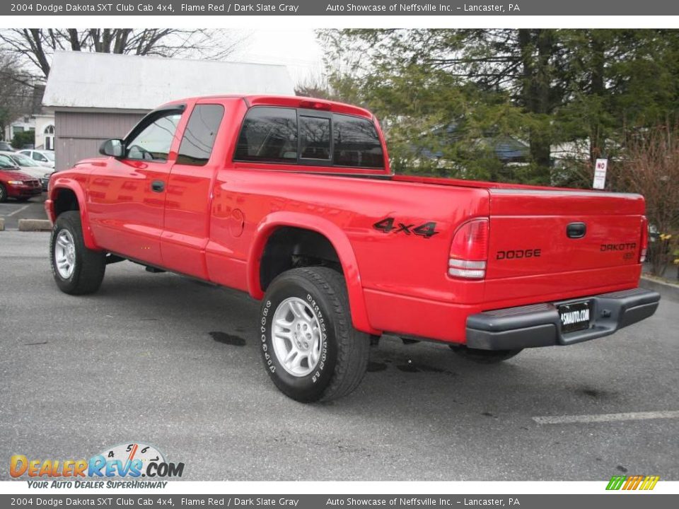 2004 Dodge Dakota SXT Club Cab 4x4 Flame Red / Dark Slate Gray Photo #4