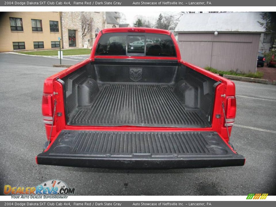 2004 Dodge Dakota SXT Club Cab 4x4 Flame Red / Dark Slate Gray Photo #6