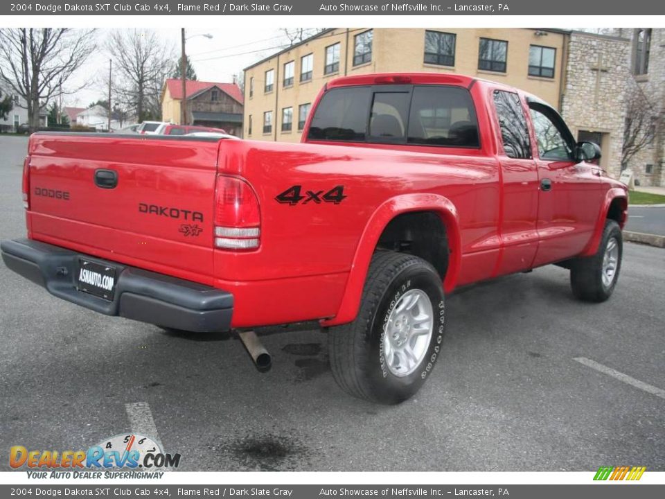 2004 Dodge Dakota SXT Club Cab 4x4 Flame Red / Dark Slate Gray Photo #7