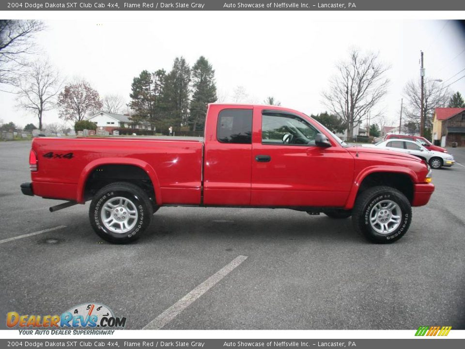 2004 Dodge Dakota SXT Club Cab 4x4 Flame Red / Dark Slate Gray Photo #8