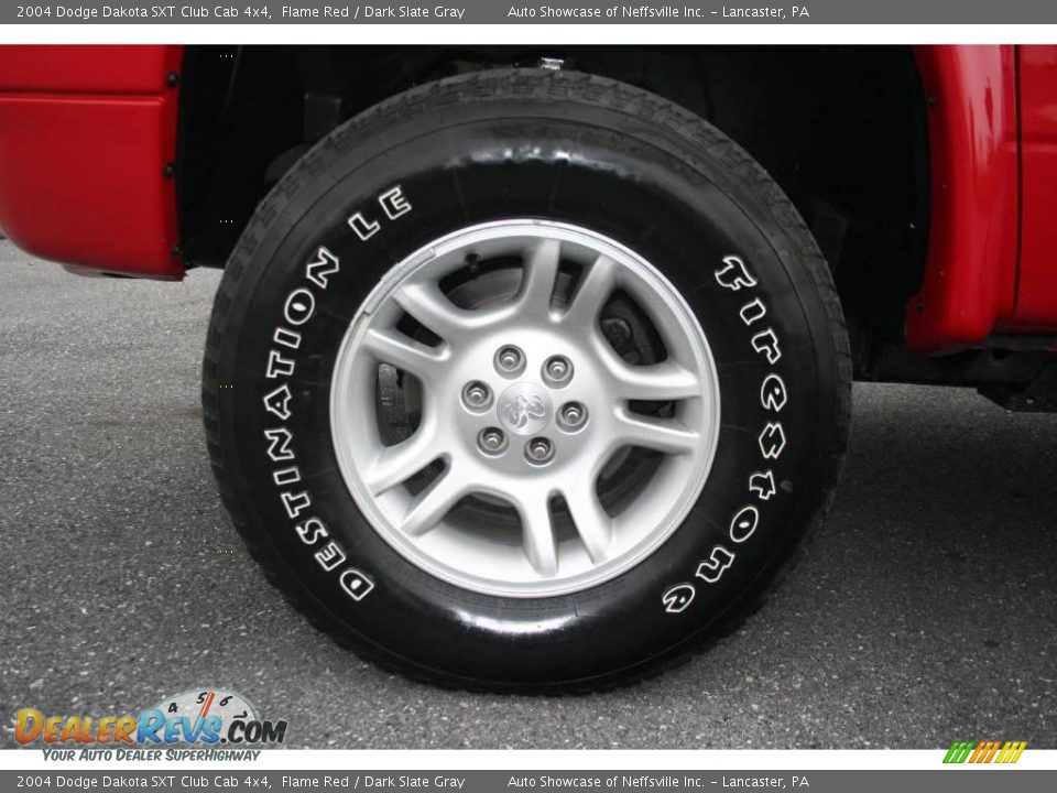 2004 Dodge Dakota SXT Club Cab 4x4 Flame Red / Dark Slate Gray Photo #13