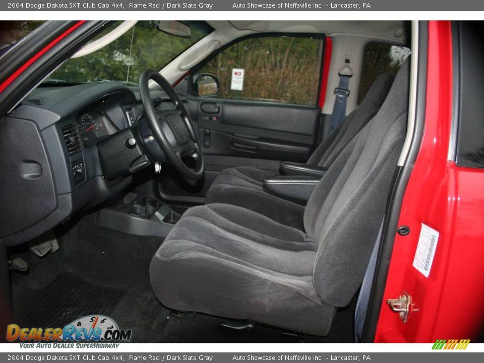 2004 Dodge Dakota SXT Club Cab 4x4 Flame Red / Dark Slate Gray Photo #16