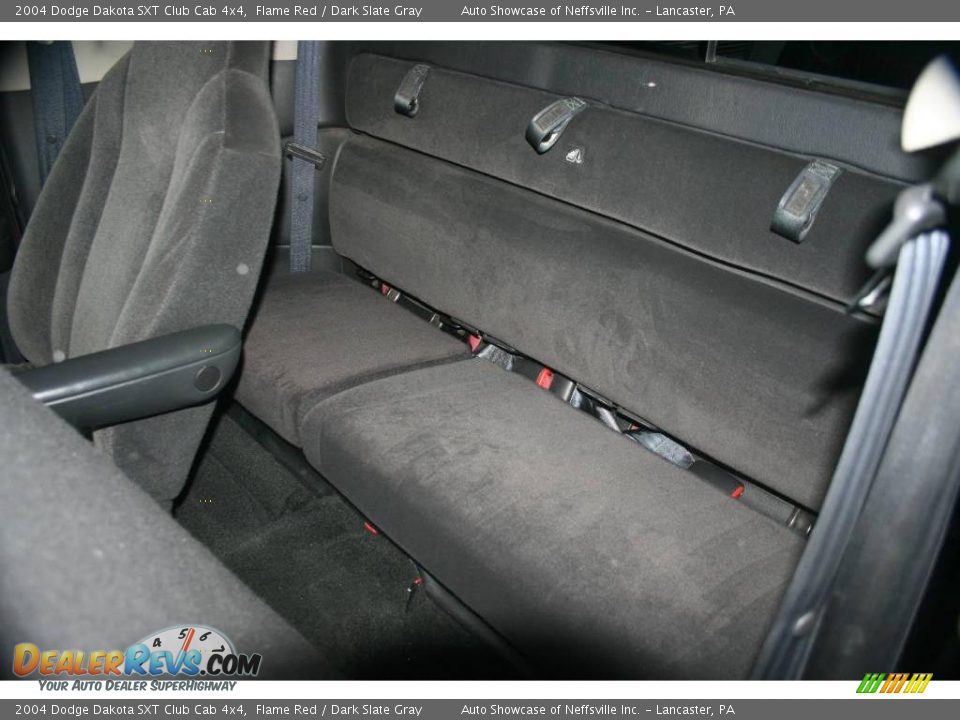 2004 Dodge Dakota SXT Club Cab 4x4 Flame Red / Dark Slate Gray Photo #17