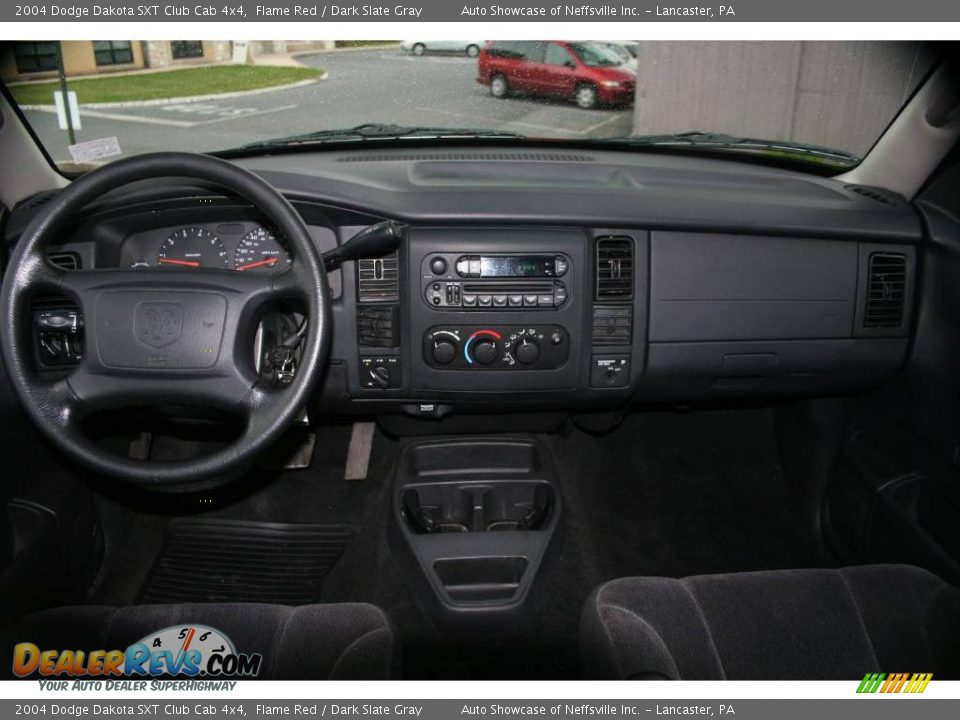 2004 Dodge Dakota SXT Club Cab 4x4 Flame Red / Dark Slate Gray Photo #19