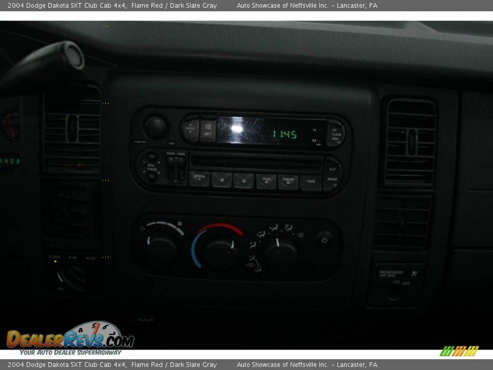 2004 Dodge Dakota SXT Club Cab 4x4 Flame Red / Dark Slate Gray Photo #22
