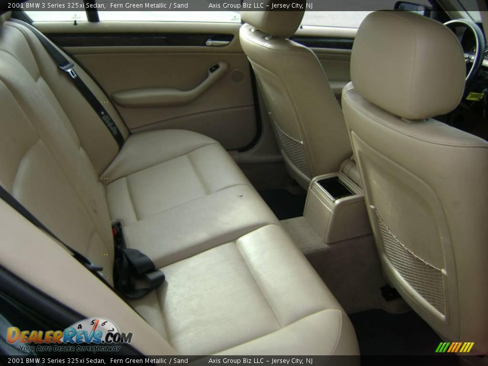 2001 BMW 3 Series 325xi Sedan Fern Green Metallic / Sand Photo #12