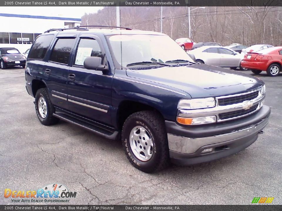 2005 Chevrolet Tahoe LS 4x4 Dark Blue Metallic / Tan/Neutral Photo #2