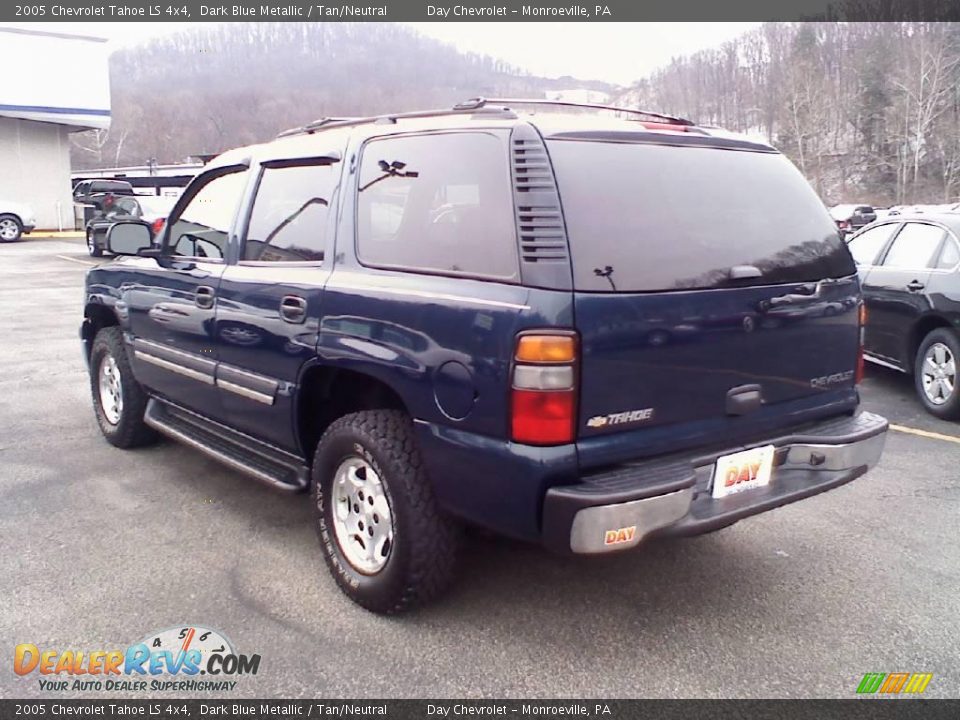 2005 Chevrolet Tahoe LS 4x4 Dark Blue Metallic / Tan/Neutral Photo #4