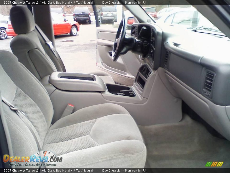 2005 Chevrolet Tahoe LS 4x4 Dark Blue Metallic / Tan/Neutral Photo #9