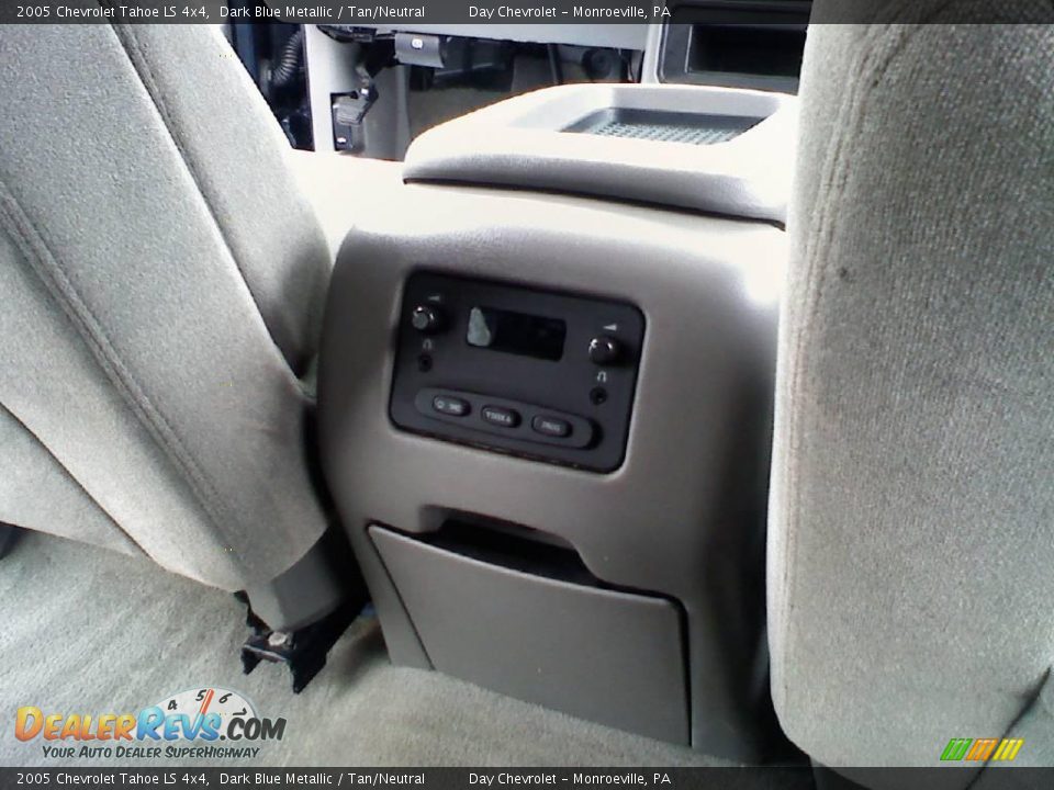 2005 Chevrolet Tahoe LS 4x4 Dark Blue Metallic / Tan/Neutral Photo #12