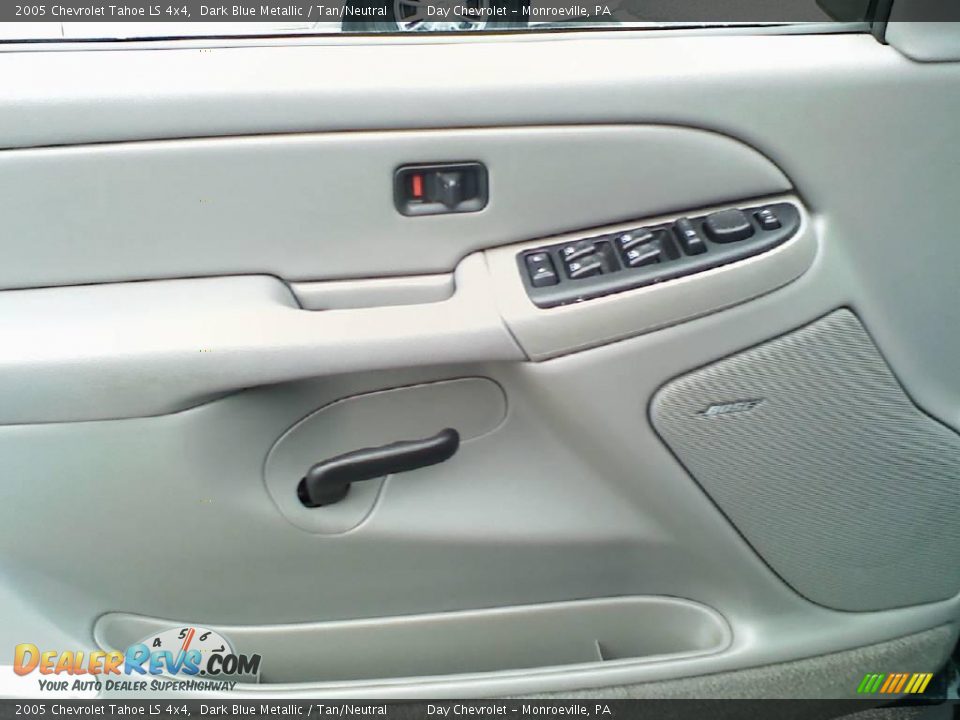 2005 Chevrolet Tahoe LS 4x4 Dark Blue Metallic / Tan/Neutral Photo #13