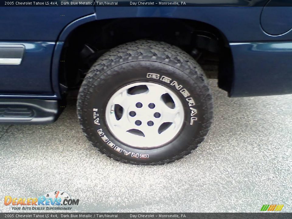 2005 Chevrolet Tahoe LS 4x4 Dark Blue Metallic / Tan/Neutral Photo #20