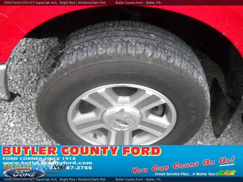 2006 Ford F150 XLT SuperCab 4x4 Bright Red / Medium/Dark Flint Photo #16