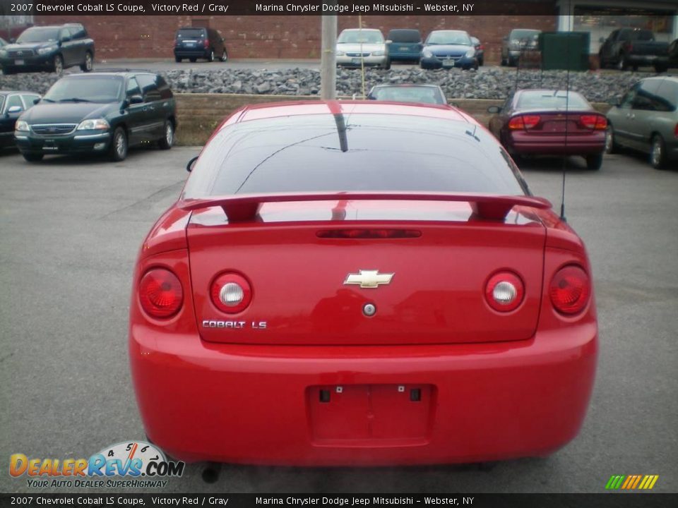 2007 Chevrolet Cobalt LS Coupe Victory Red / Gray Photo #8