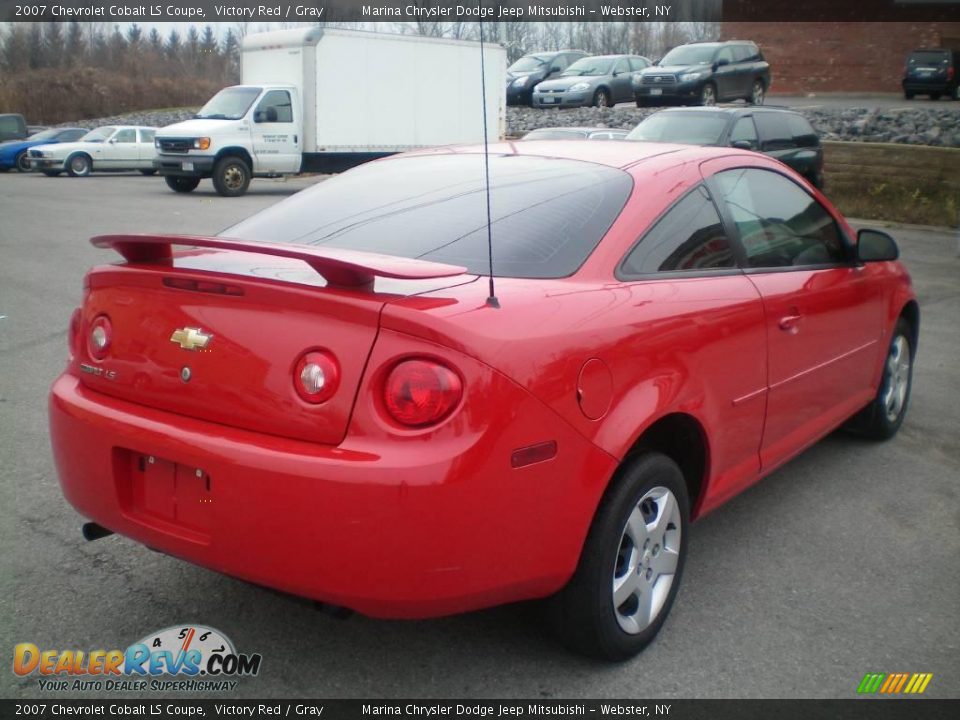 2007 Chevrolet Cobalt LS Coupe Victory Red / Gray Photo #9