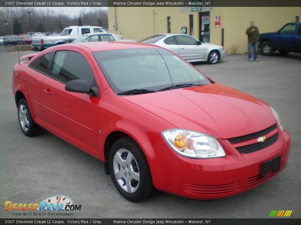 2007 Chevrolet Cobalt LS Coupe Victory Red / Gray Photo #11