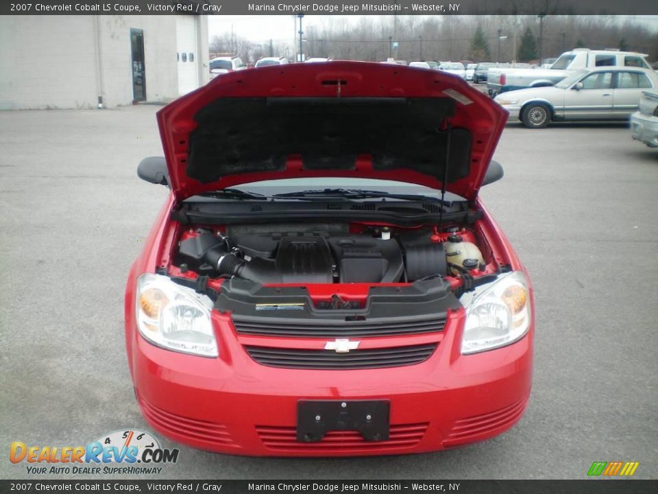 2007 Chevrolet Cobalt LS Coupe Victory Red / Gray Photo #13