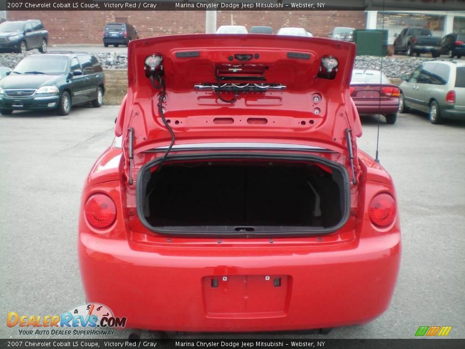 2007 Chevrolet Cobalt LS Coupe Victory Red / Gray Photo #16