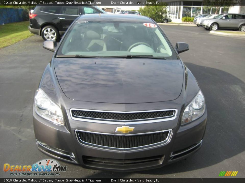 2010 Chevrolet Malibu LT Sedan Taupe Gray Metallic / Titanium Photo #2