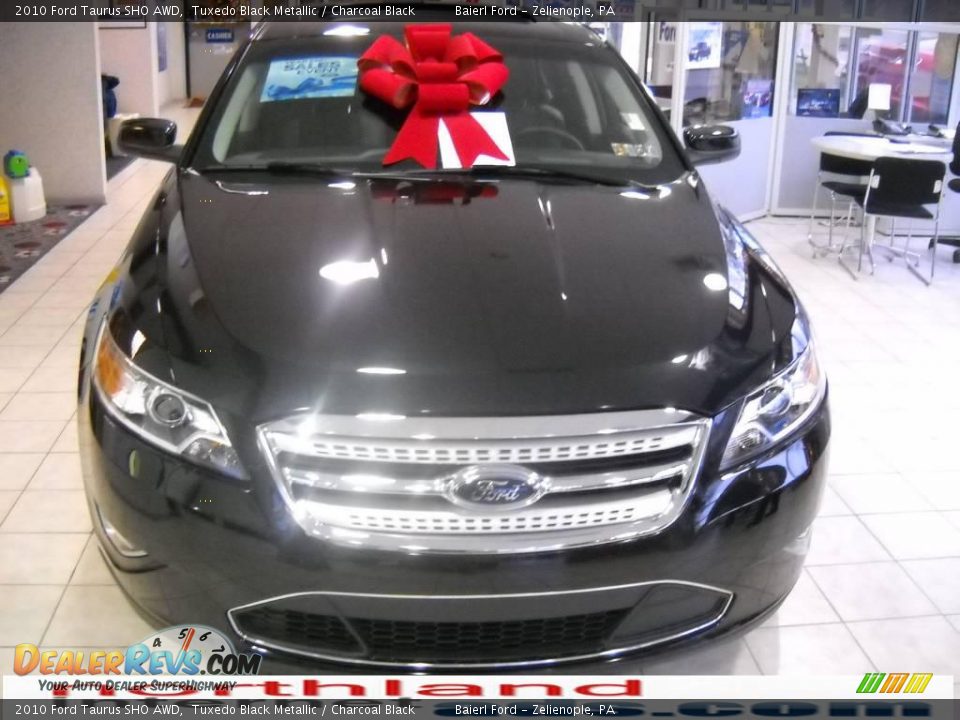 2010 Ford Taurus SHO AWD Tuxedo Black Metallic / Charcoal Black Photo #2