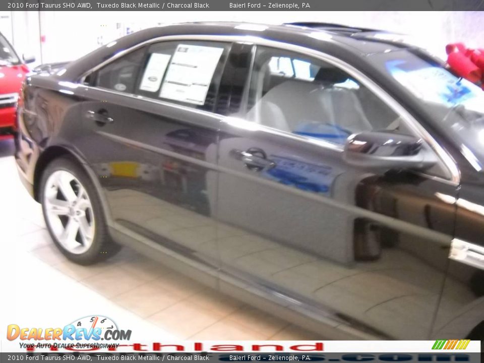 2010 Ford Taurus SHO AWD Tuxedo Black Metallic / Charcoal Black Photo #5