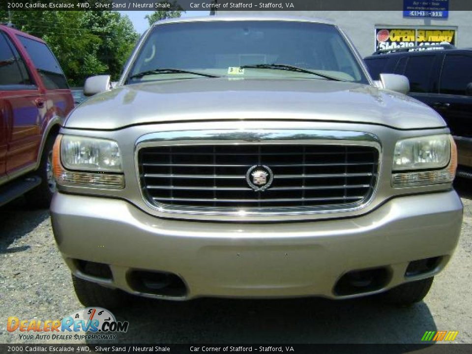 2000 Cadillac Escalade 4WD Silver Sand / Neutral Shale Photo #5