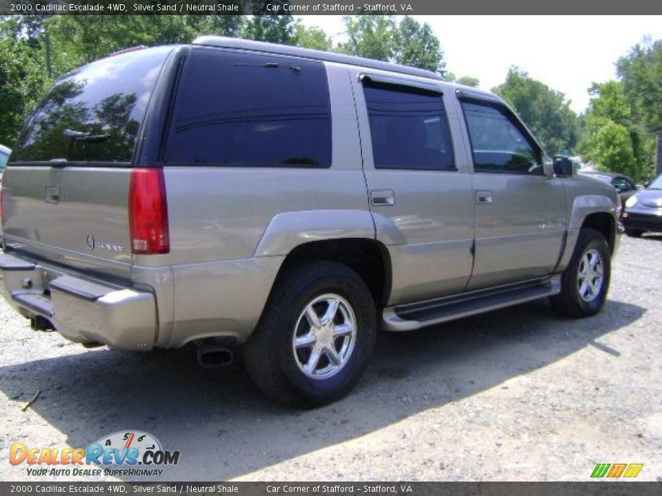 2000 Cadillac Escalade 4WD Silver Sand / Neutral Shale Photo #7