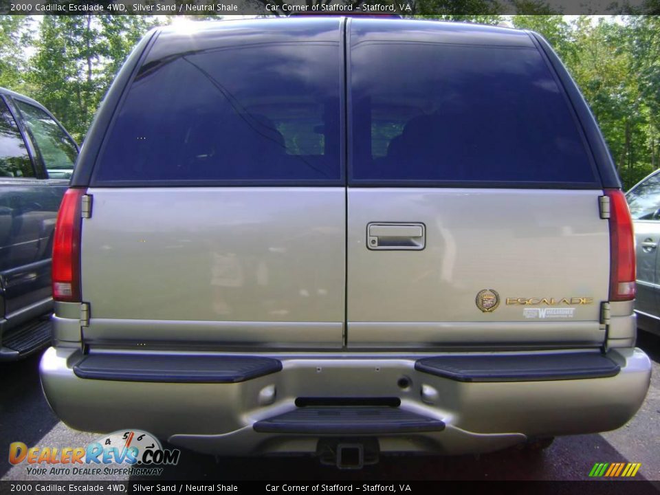 2000 Cadillac Escalade 4WD Silver Sand / Neutral Shale Photo #9