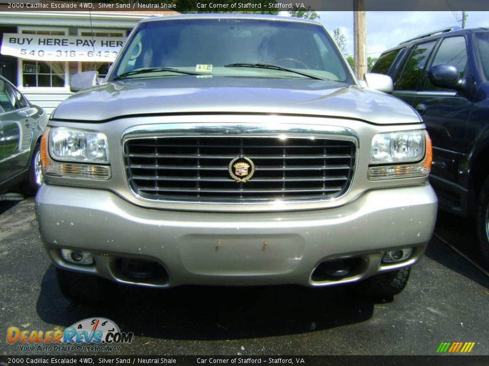 2000 Cadillac Escalade 4WD Silver Sand / Neutral Shale Photo #10