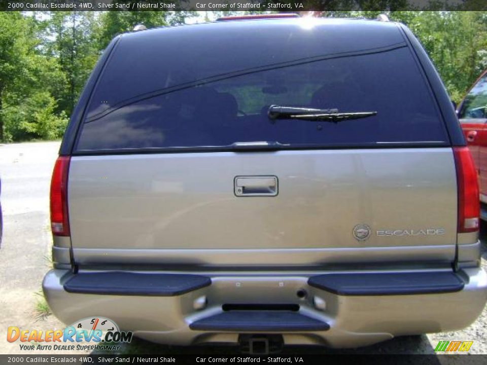 2000 Cadillac Escalade 4WD Silver Sand / Neutral Shale Photo #12