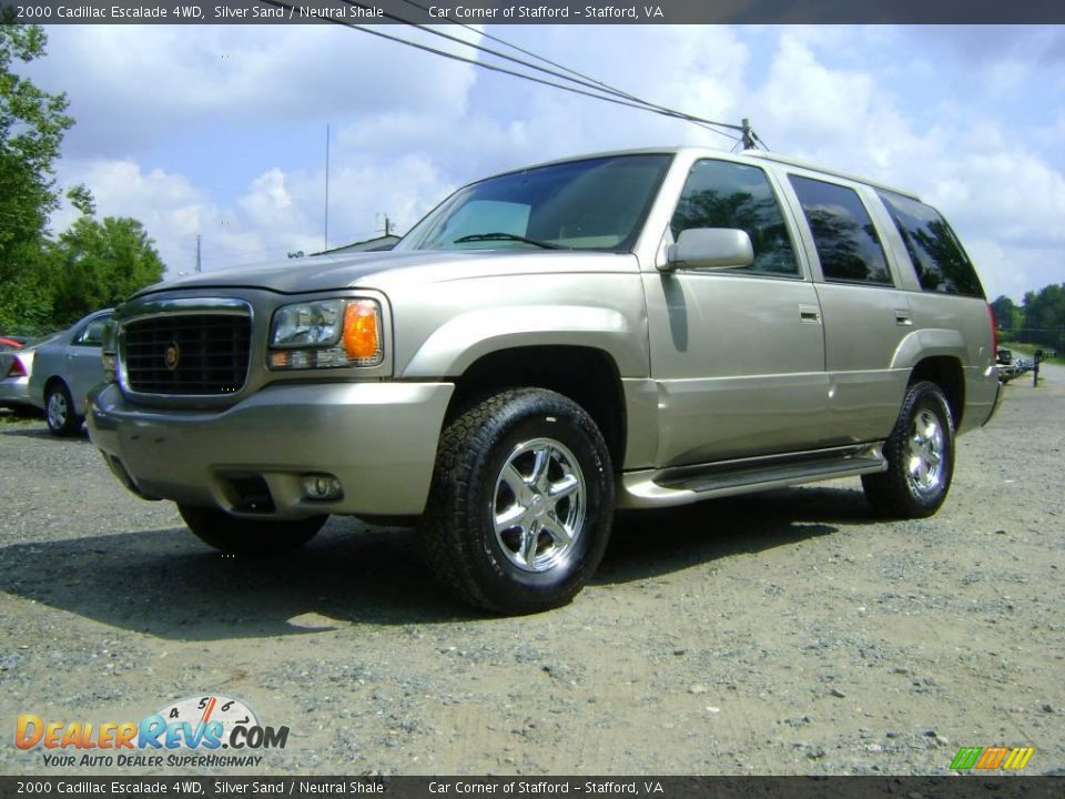 2000 Cadillac Escalade 4WD Silver Sand / Neutral Shale Photo #13