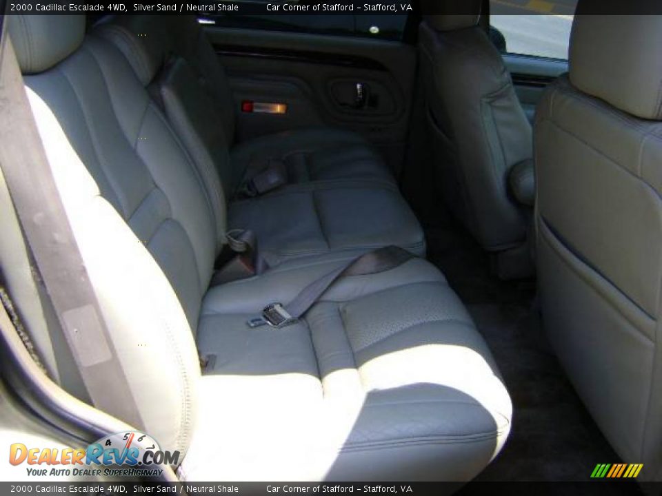 2000 Cadillac Escalade 4WD Silver Sand / Neutral Shale Photo #19