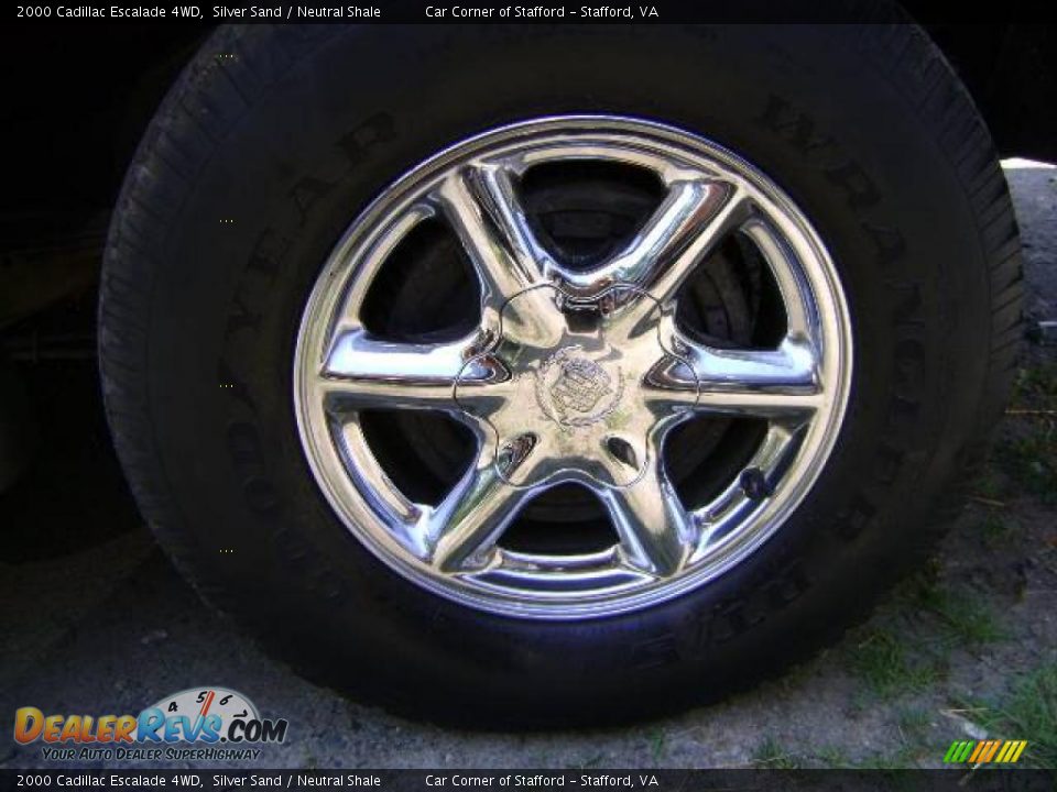 2000 Cadillac Escalade 4WD Silver Sand / Neutral Shale Photo #34