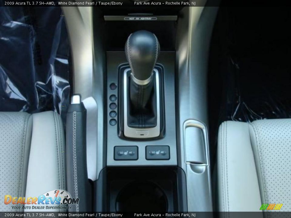 2009 Acura TL 3.7 SH-AWD White Diamond Pearl / Taupe/Ebony Photo #16