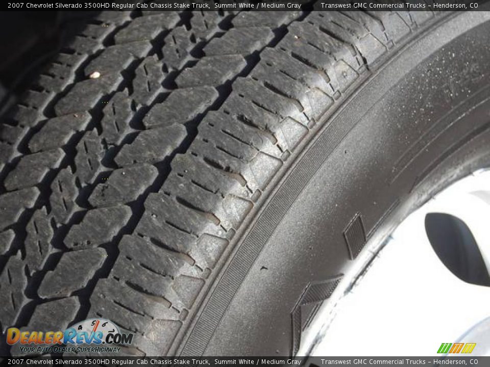 2007 Chevrolet Silverado 3500HD Regular Cab Chassis Stake Truck Summit White / Medium Gray Photo #16